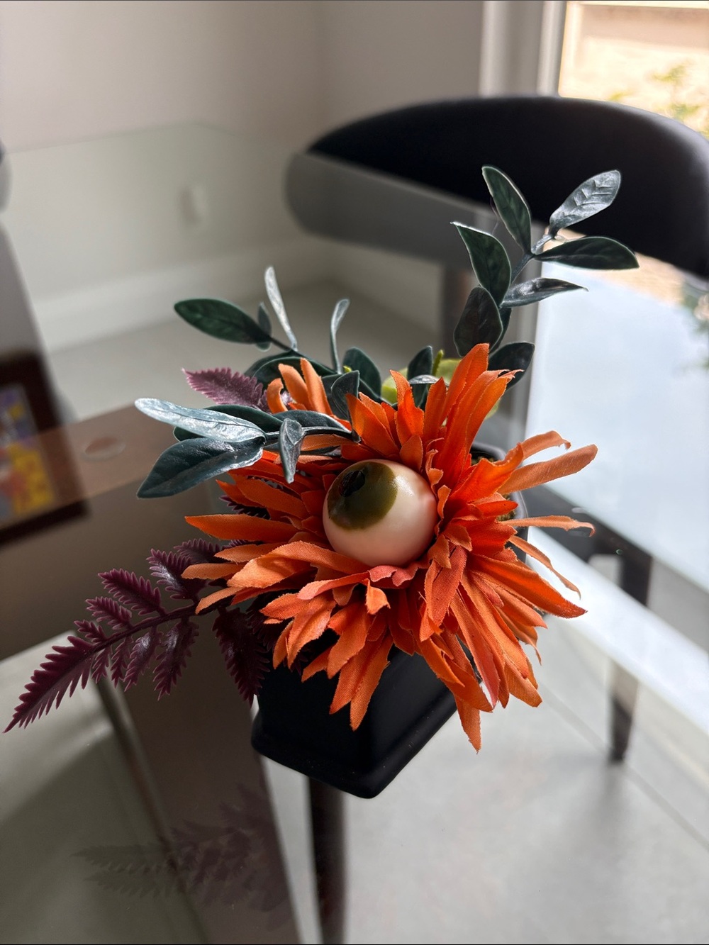 Hyde & Eek succulent with eyeball in coffin